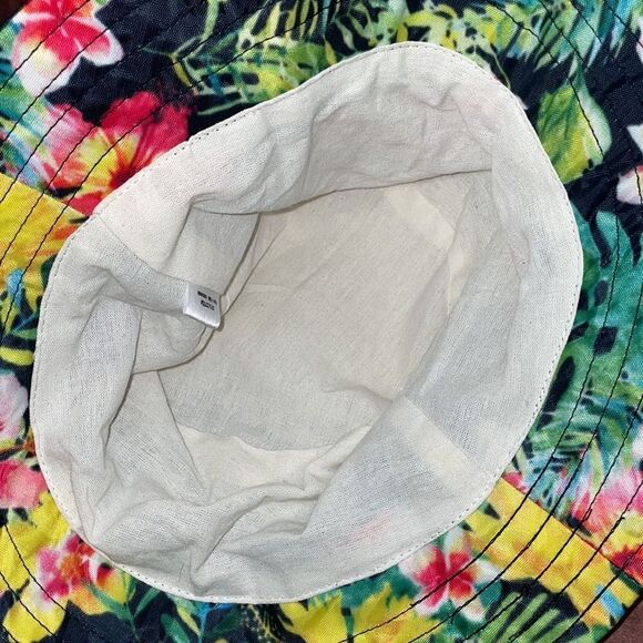 3 Bucket hats - Picture 5 of 7